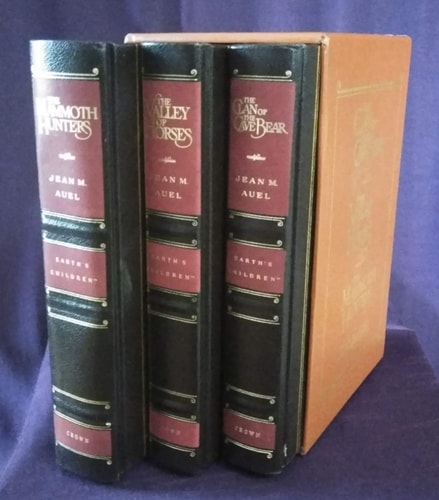 The Clan of the Cave Bear/The Valley of Horses/The Mammoth Hunters [Box Set]